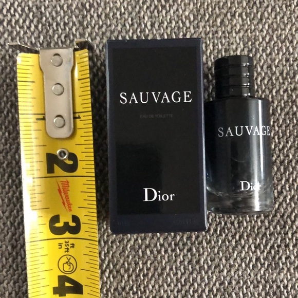 Dior SAUVAGE Travel Size 10 ml 0.34 FL OZ MINIATURE VIP GIFT - Picture 9 of 10